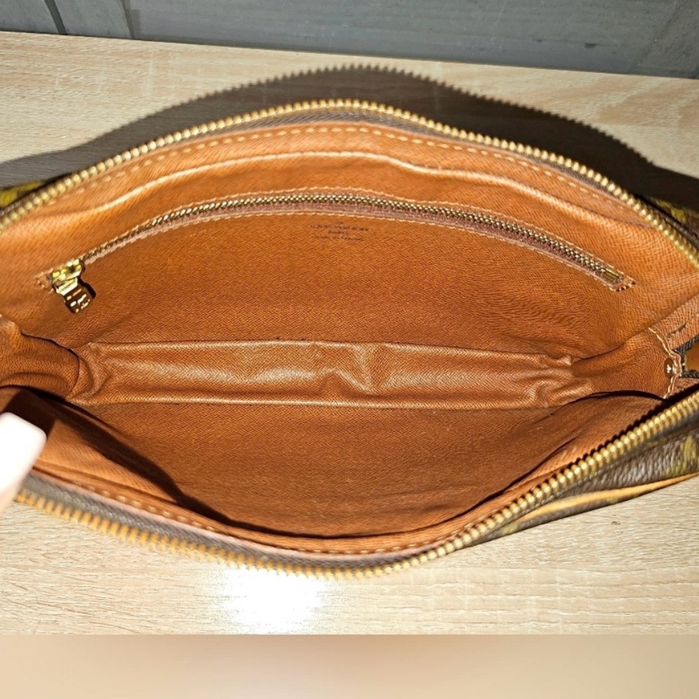 Authentic LOUIS VUITTON
Monogram Marly Dragonne PM Crossbody Bag - Picture 9 of 12